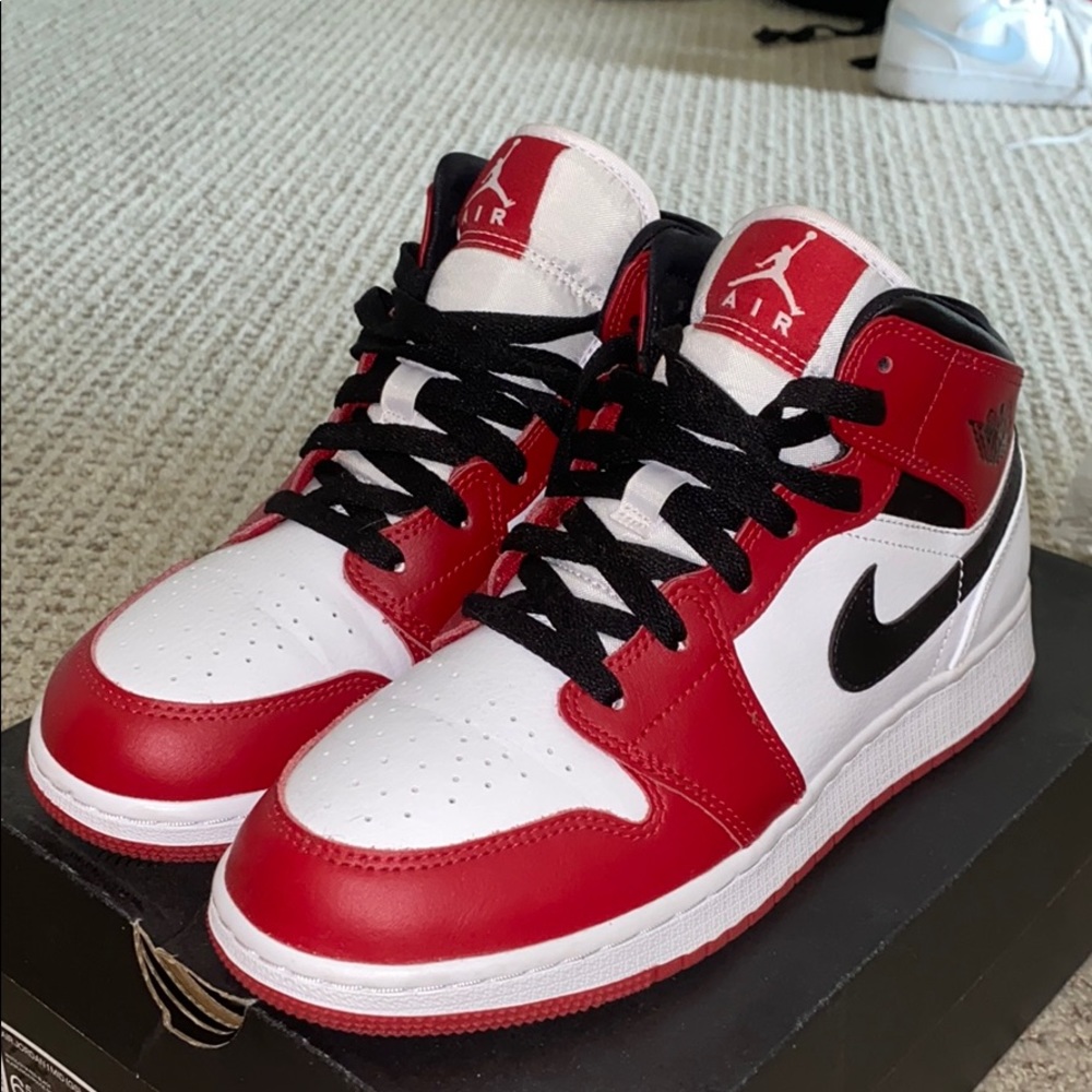 Air Jorden 1 Mid